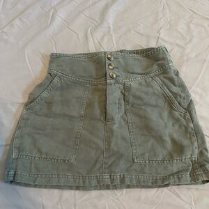 Stylish Green Mini Skirt with Button Detail